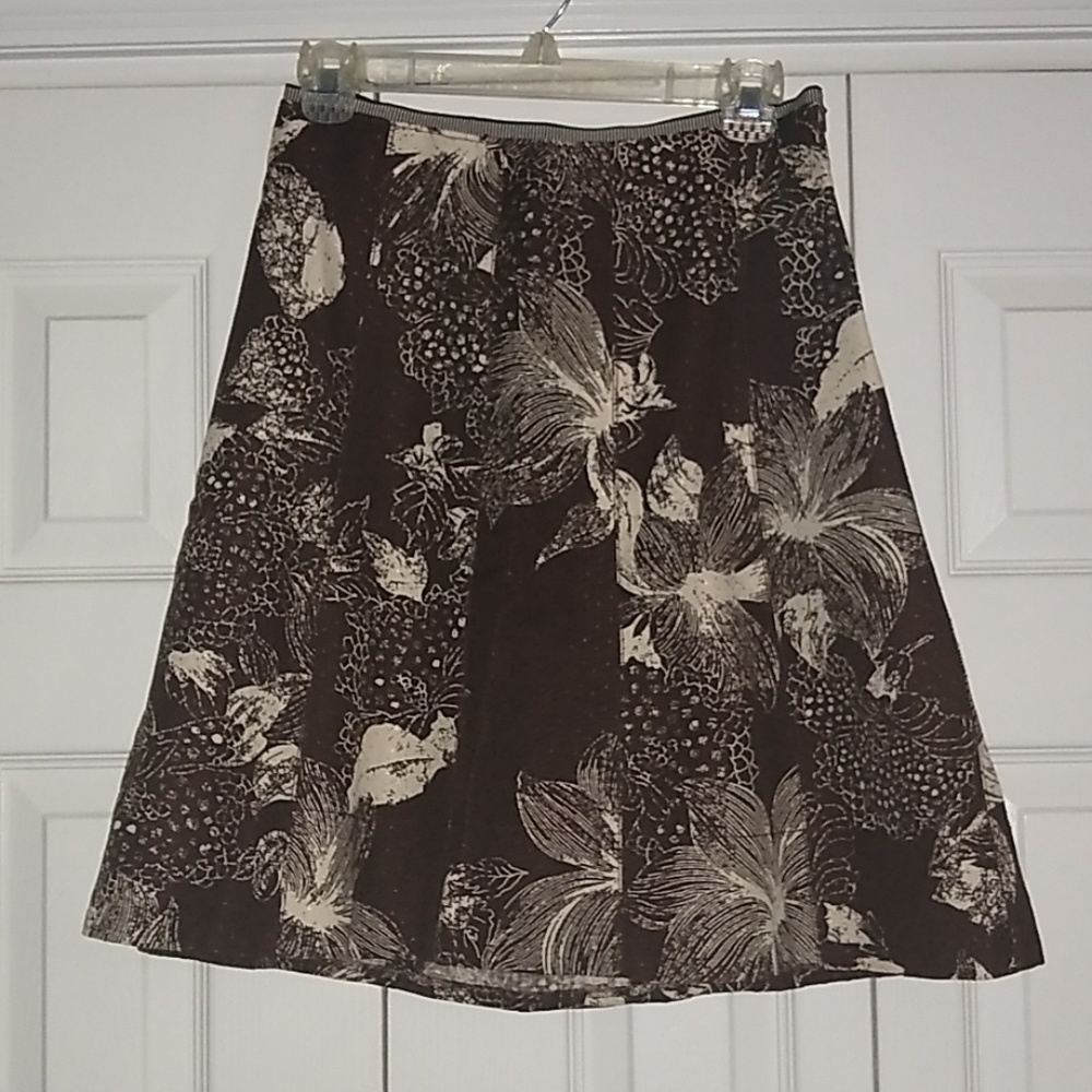 ⭐ Ann Taylor brown skirt